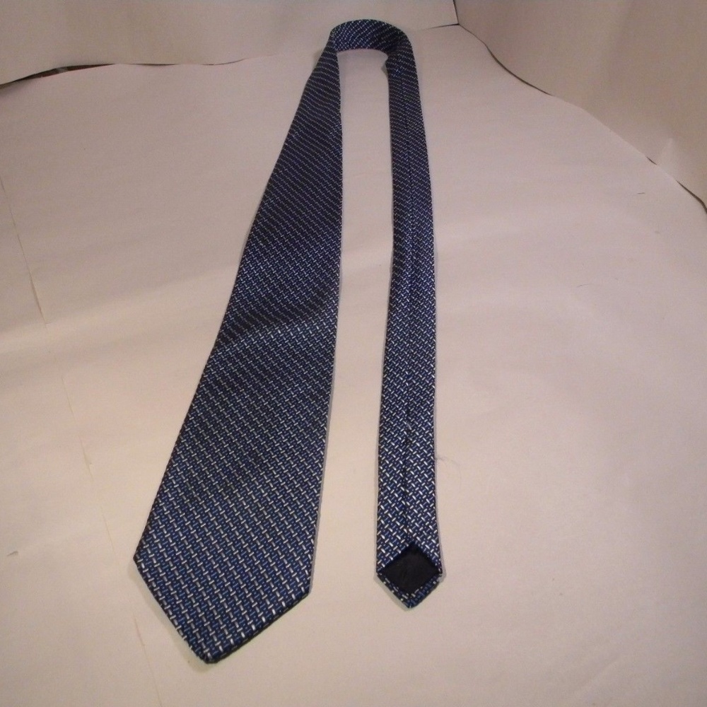 Brooks Basics Blue/White 100% Silk Tie - USA